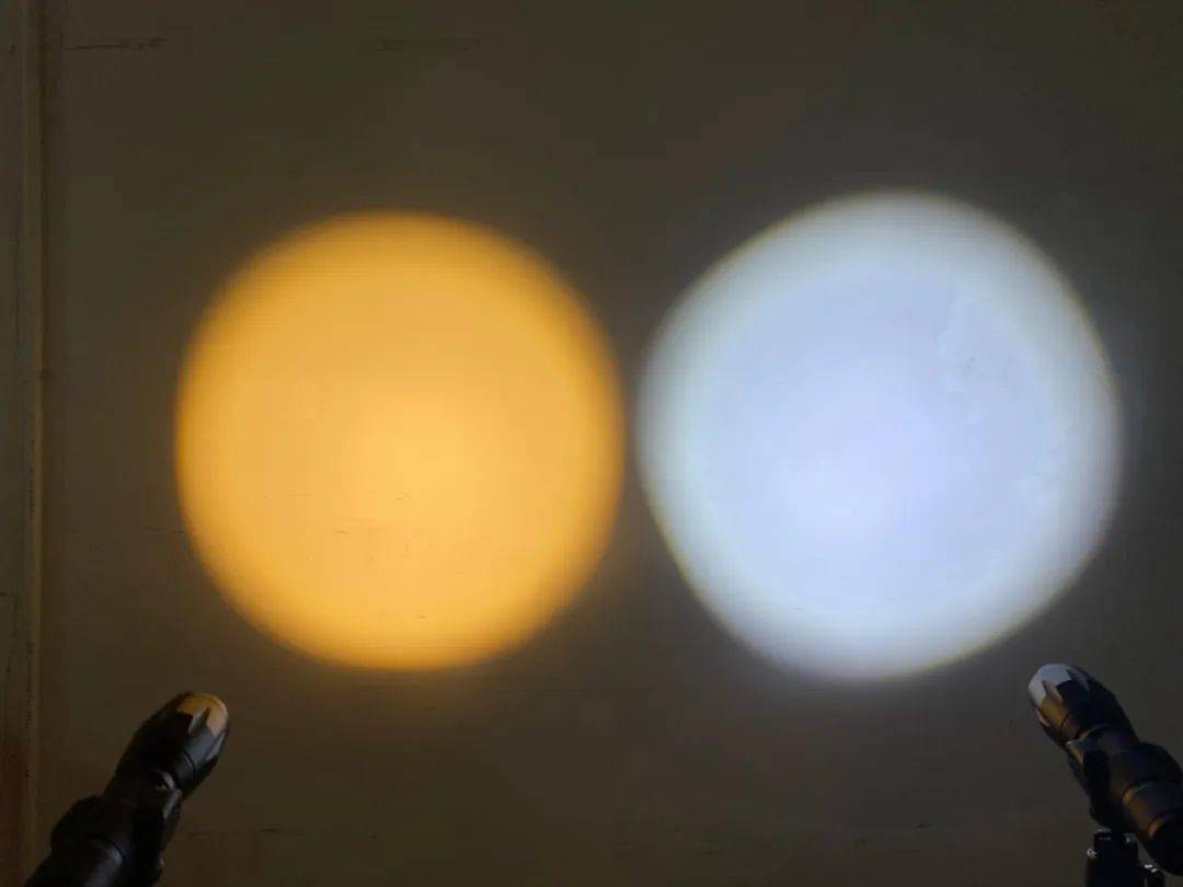 进口袋的自拍杆小巧方便。尊龙凯时app能轻松放(图11)